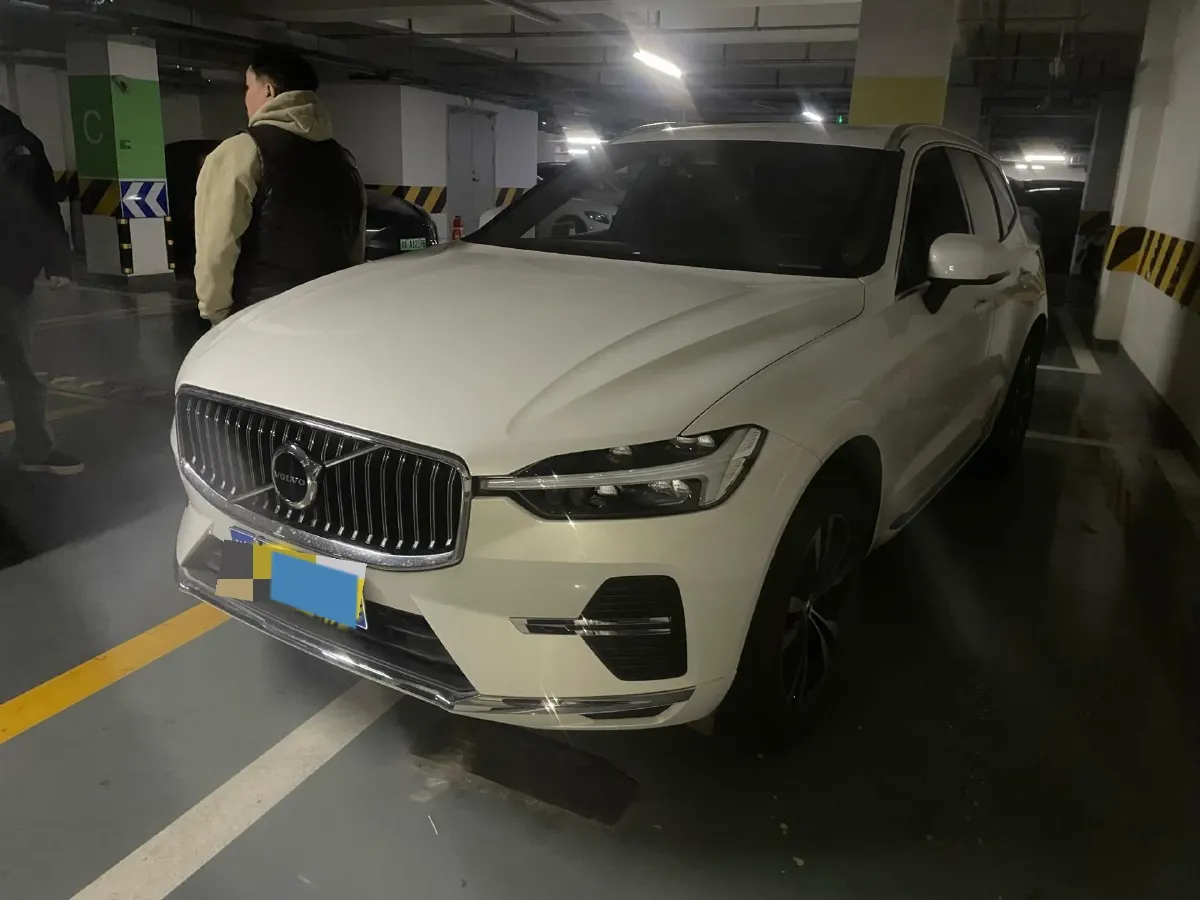 2024 Volvo XC60 2.0T 250HP L4 8AT,autocango,china used car exporter,china ev exporter,chinese used car exporter,chinese used ev exporter