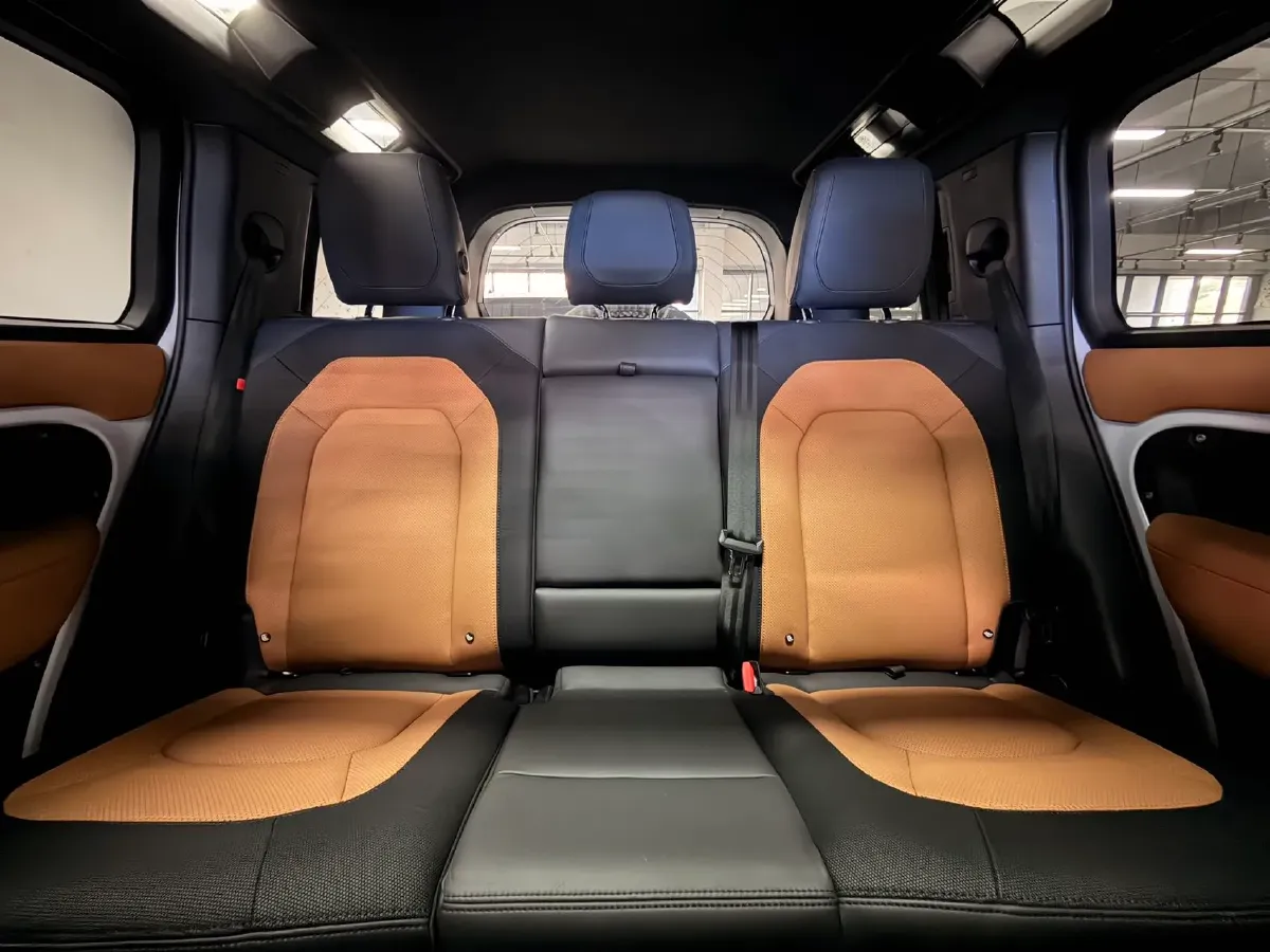 2023 Land Rover Defender 3.0T 400HP L6 8AT,autocango,china used car exporter,china ev exporter,chinese used car exporter,chinese used ev exporter