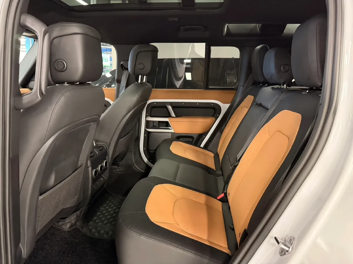 2023 Land Rover Defender 3.0T 400HP L6 8AT,autocango,china used car exporter,china ev exporter,chinese used car exporter,chinese used ev exporter