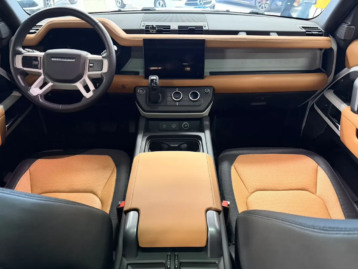 2023 Land Rover Defender 3.0T 400HP L6 8AT,autocango,china used car exporter,china ev exporter,chinese used car exporter,chinese used ev exporter