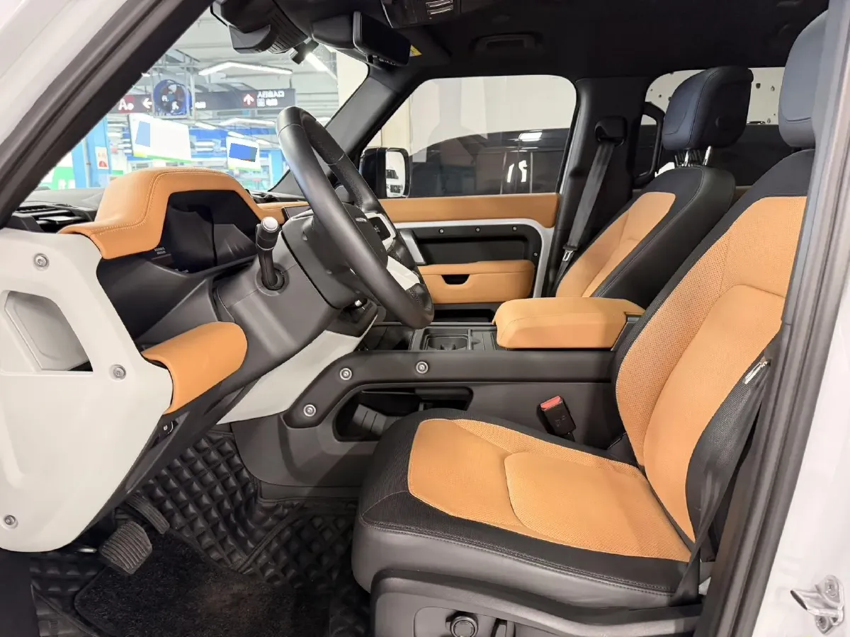 2023 Land Rover Defender 3.0T 400HP L6 8AT,autocango,china used car exporter,china ev exporter,chinese used car exporter,chinese used ev exporter