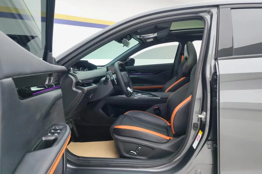 2024 ChangAn UNI-V 1.5T 188HP L4 7DCT,autocango,china used car exporter,china ev exporter,chinese used car exporter,chinese used ev exporter