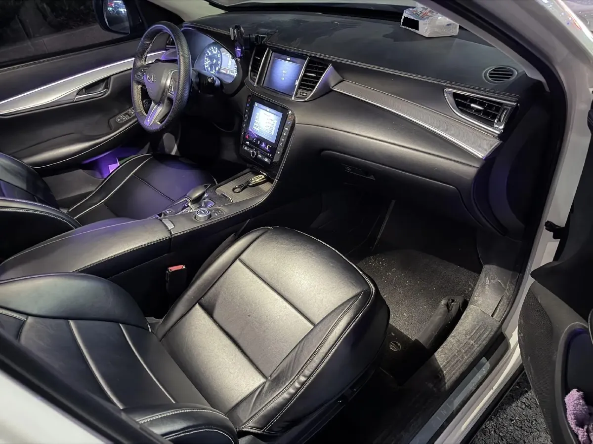 2018 Infiniti QX30 2.0T 211HP L4 7DCT,autocango,china used car exporter,china ev exporter,chinese used car exporter,chinese used ev exporter