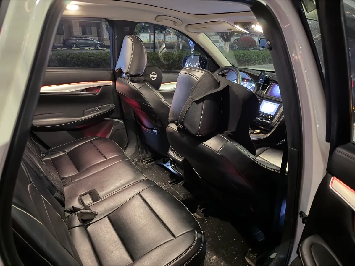 2018 Infiniti QX30 2.0T 211HP L4 7DCT,autocango,china used car exporter,china ev exporter,chinese used car exporter,chinese used ev exporter