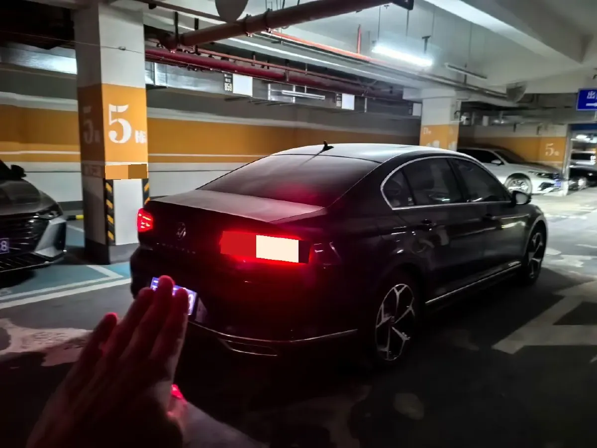 2023 Volkswagen Magotan 2.0T 186HP L4 7DCT,autocango,china used car exporter,china ev exporter,chinese used car exporter,chinese used ev exporter