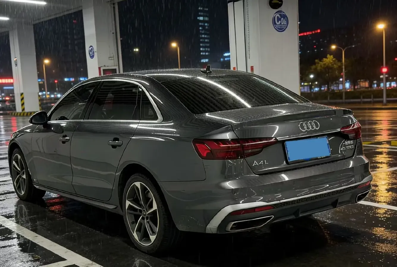 2023 Audi A4L 2.0T 190HP L4 7DCT,autocango,china used car exporter,china ev exporter,chinese used car exporter,chinese used ev exporter