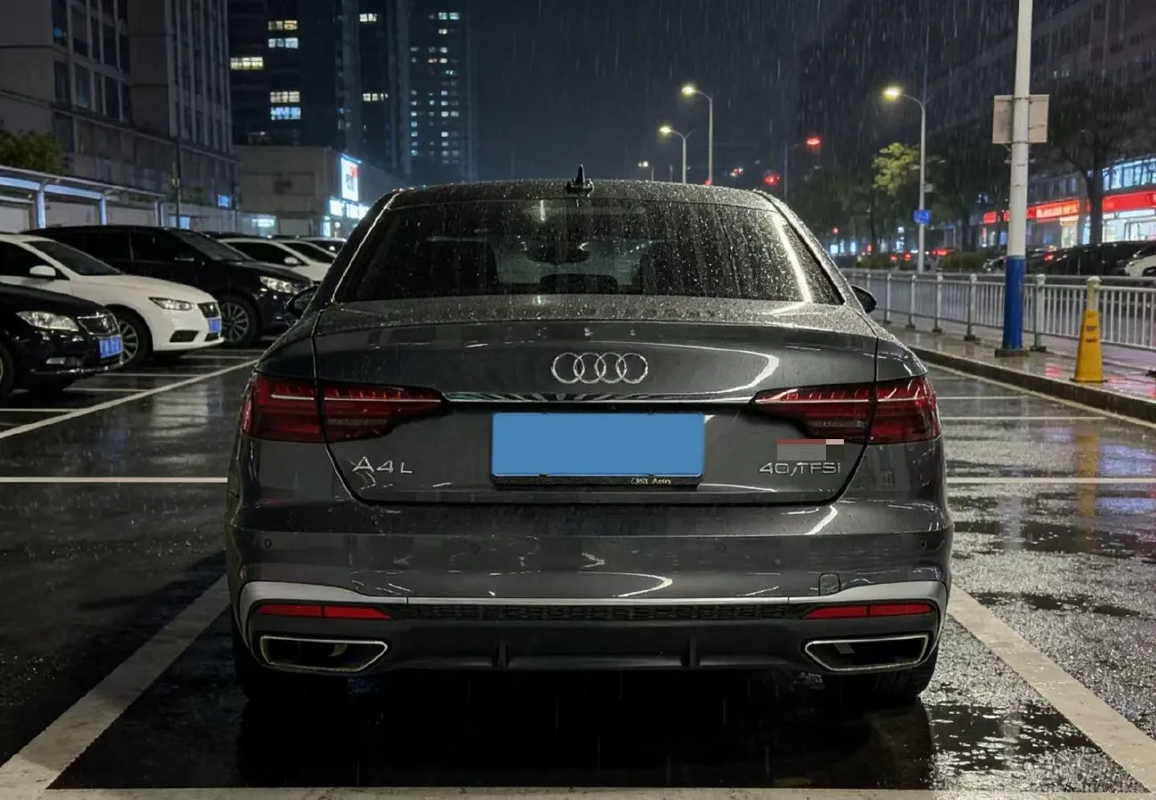 2023 Audi A4L 2.0T 190HP L4 7DCT,autocango,china used car exporter,china ev exporter,chinese used car exporter,chinese used ev exporter