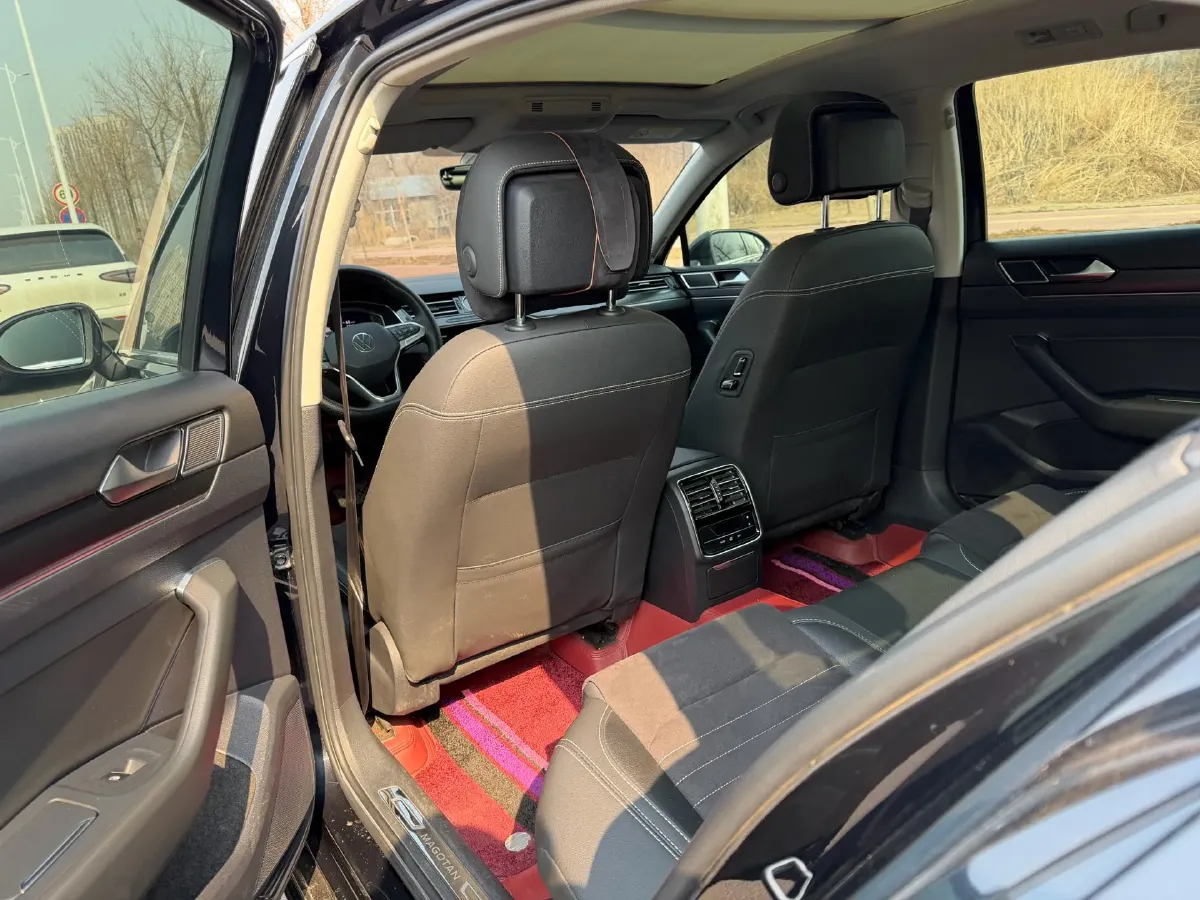 2020 Volkswagen Magotan 2.0T 186HP L4 7DCT,autocango,china used car exporter,china ev exporter,chinese used car exporter,chinese used ev exporter