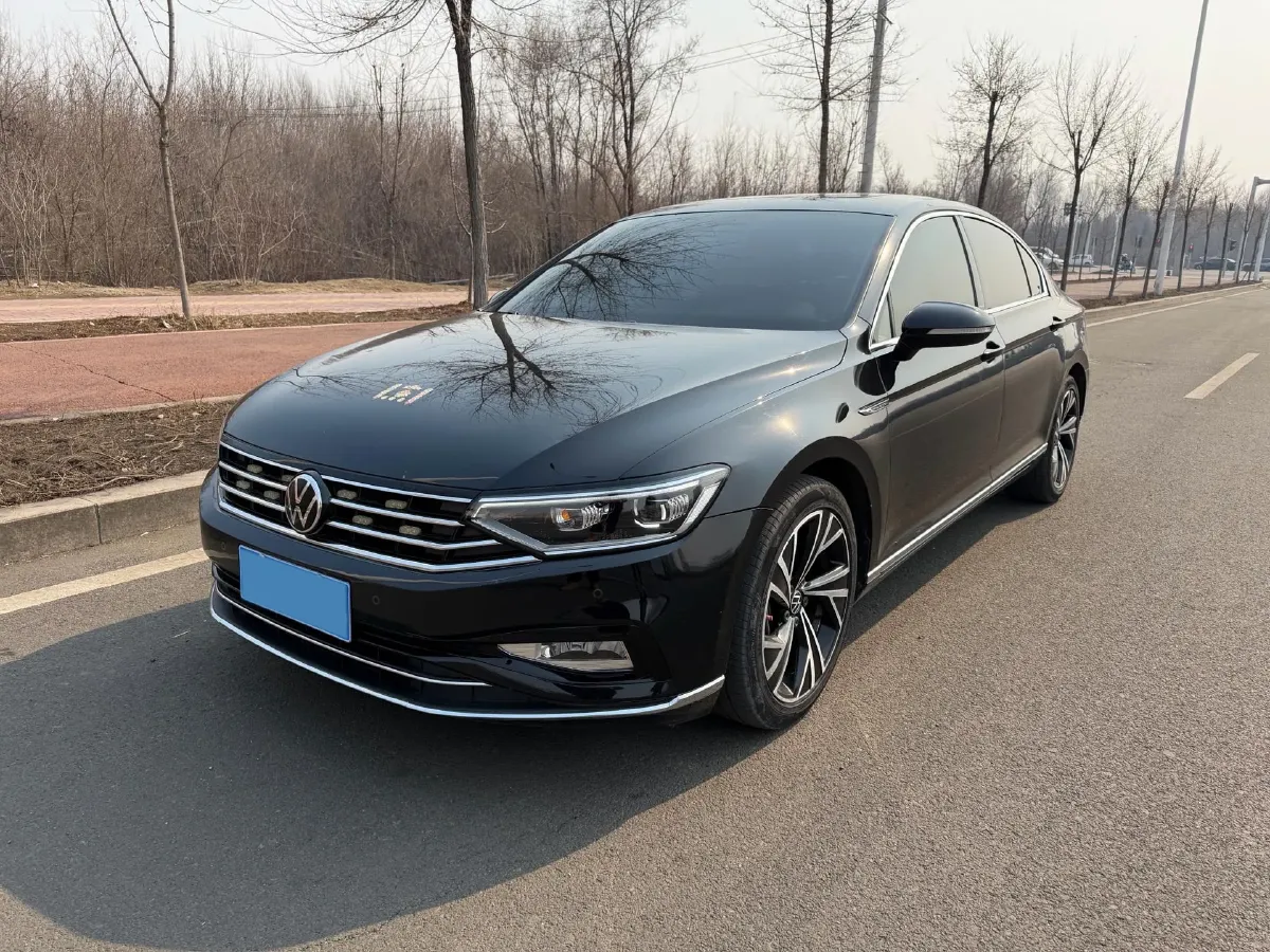 2020 Volkswagen Magotan 2.0T 186HP L4 7DCT,autocango,china used car exporter,china ev exporter,chinese used car exporter,chinese used ev exporter