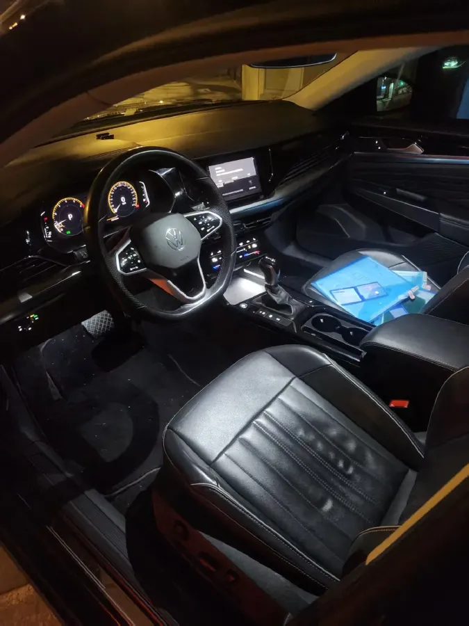 2023 Volkswagen Passat 2.0T 186HP L4 7DCT,autocango,china used car exporter,china ev exporter,chinese used car exporter,chinese used ev exporter