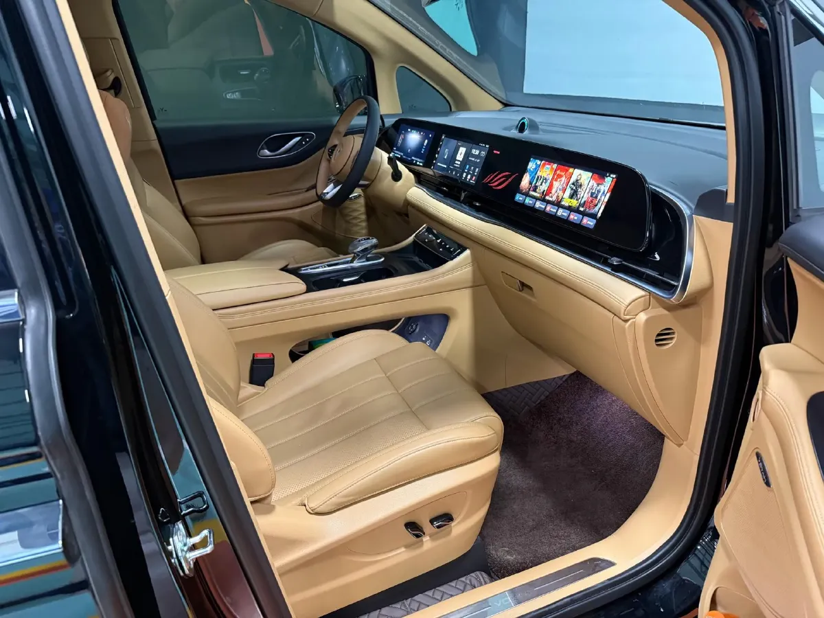 2024 Voyah Dream 1.5T 150HP L4 PHEV 43KWH,autocango,china used car exporter,china ev exporter,chinese used car exporter,chinese used ev exporter