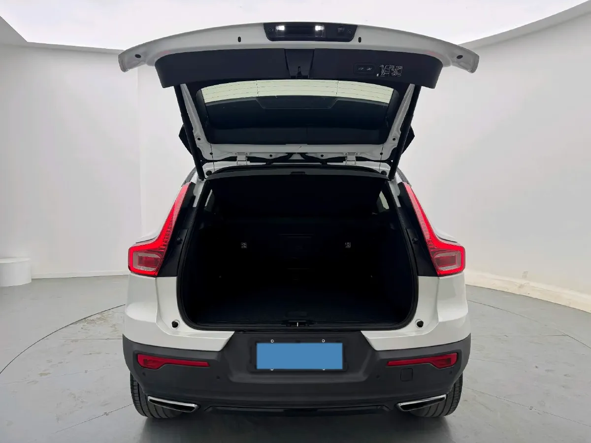 2020 Volvo XC40 2.0T 190HP L4 8AT,autocango,china used car exporter,china ev exporter,chinese used car exporter,chinese used ev exporter