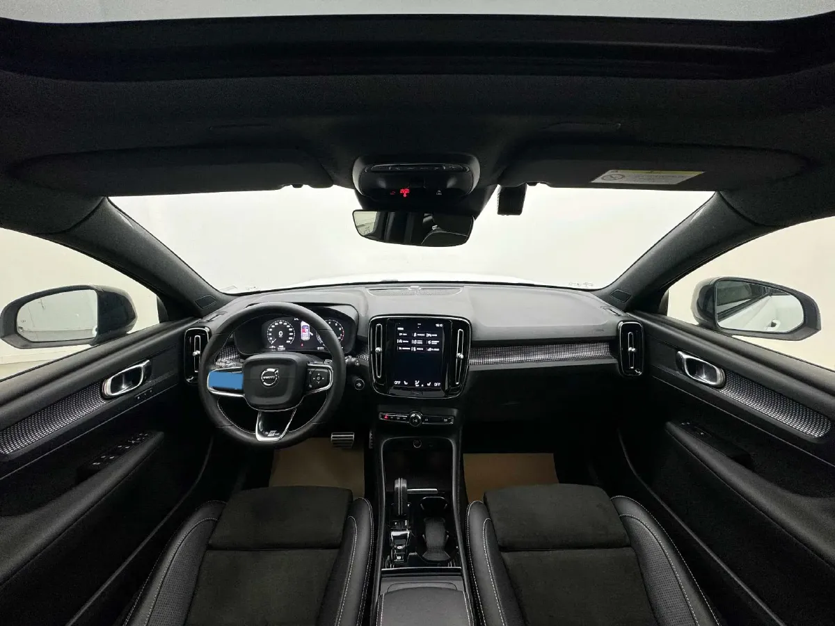 2020 Volvo XC40 2.0T 190HP L4 8AT,autocango,china used car exporter,china ev exporter,chinese used car exporter,chinese used ev exporter