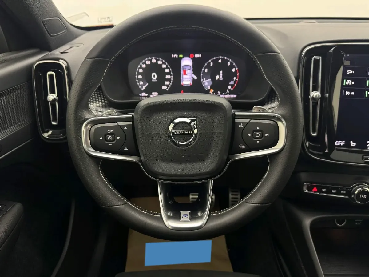 2020 Volvo XC40 2.0T 190HP L4 8AT,autocango,china used car exporter,china ev exporter,chinese used car exporter,chinese used ev exporter
