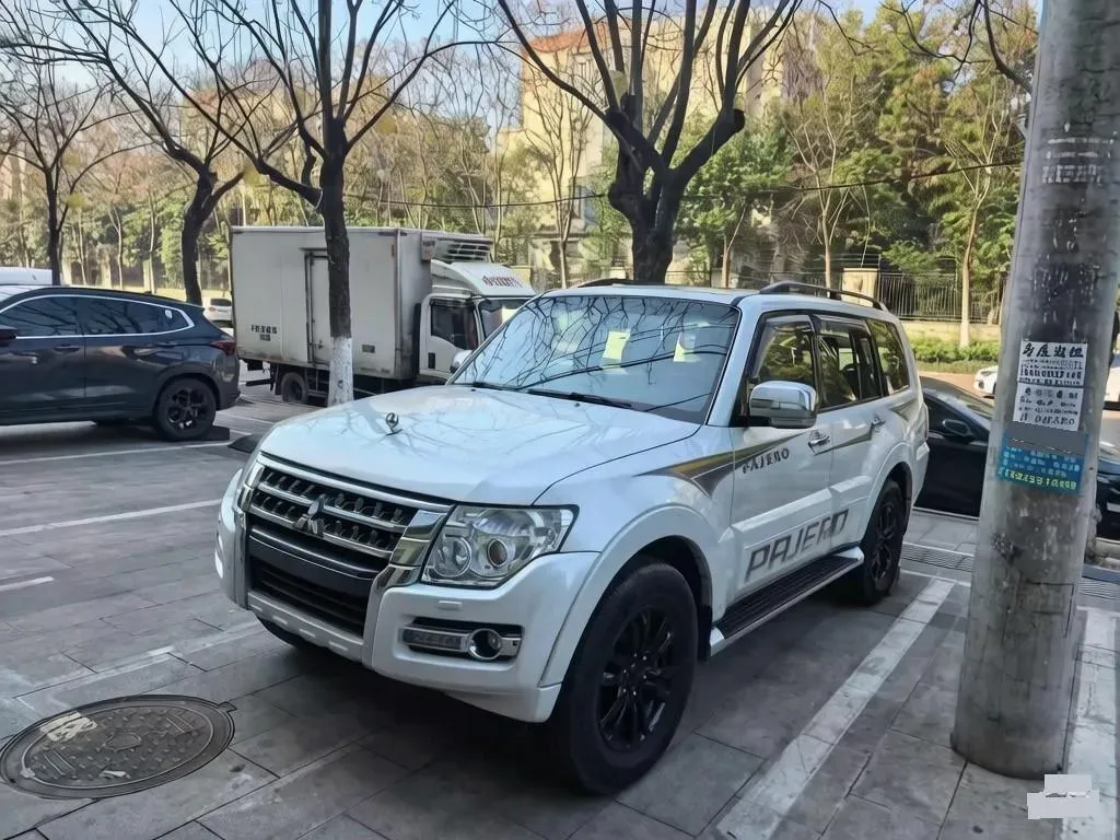 2017 YuTong T7 6.0L 316HP V8 6AT,autocango,china used car exporter,china ev exporter,chinese used car exporter,chinese used ev exporter