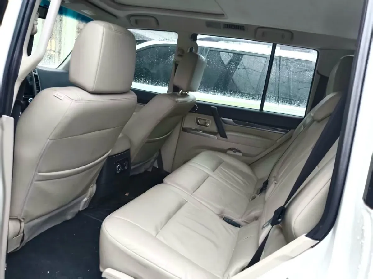 2017 YuTong T7 6.0L 316HP V8 6AT,autocango,china used car exporter,china ev exporter,chinese used car exporter,chinese used ev exporter