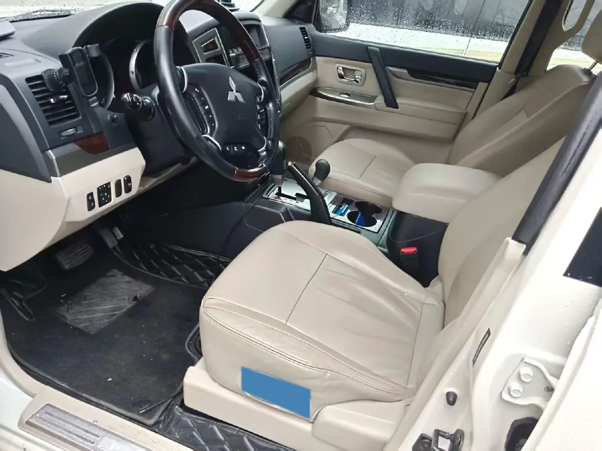 2017 YuTong T7 6.0L 316HP V8 6AT,autocango,china used car exporter,china ev exporter,chinese used car exporter,chinese used ev exporter