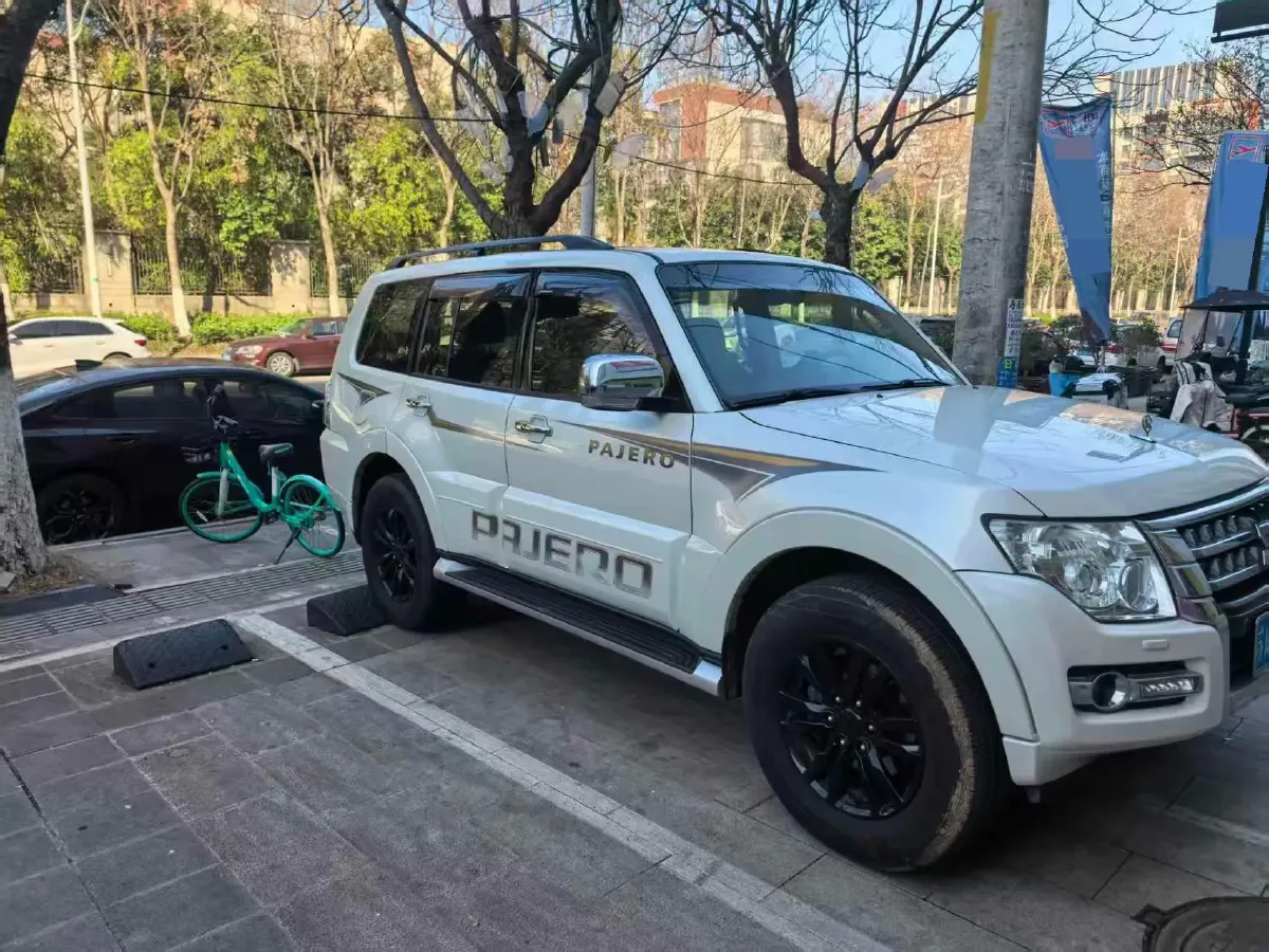 2017 YuTong T7 6.0L 316HP V8 6AT,autocango,china used car exporter,china ev exporter,chinese used car exporter,chinese used ev exporter