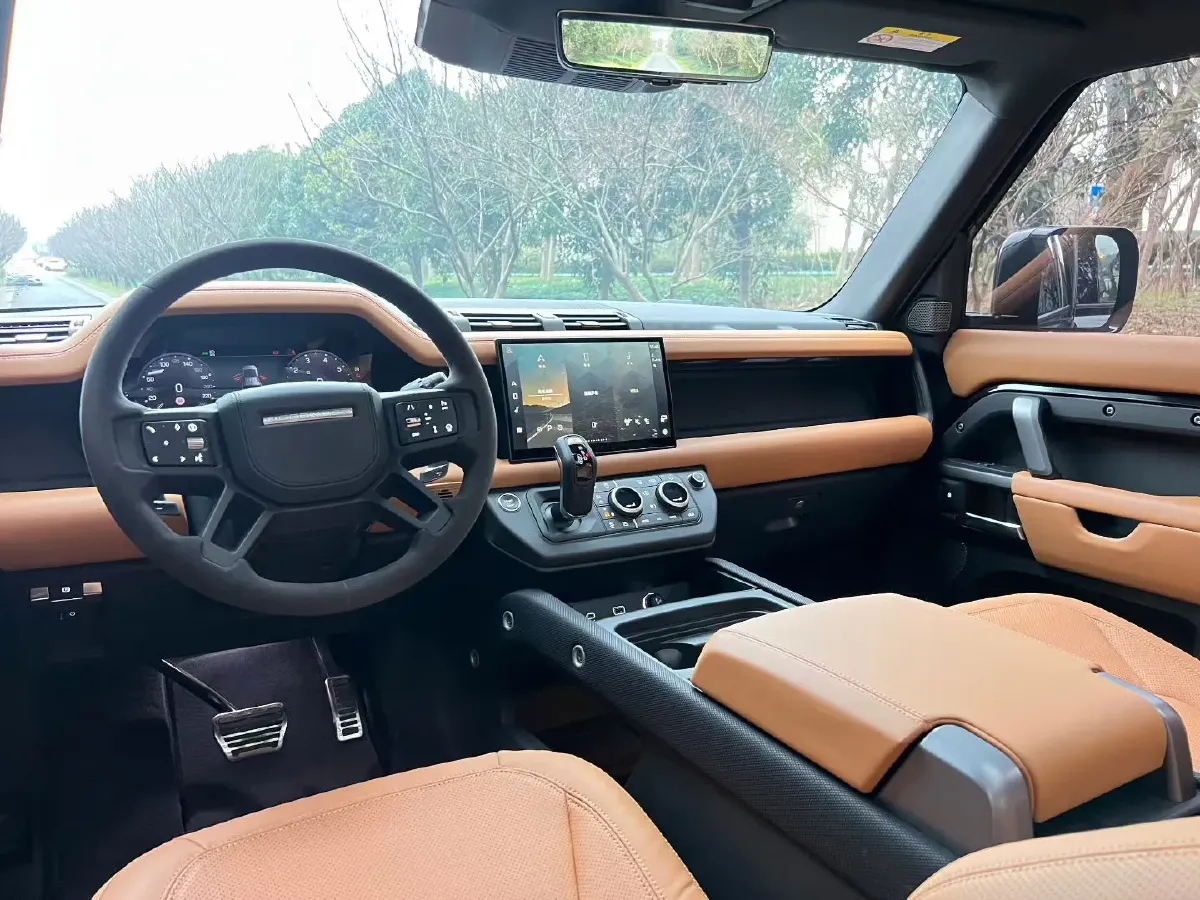 2024 Land Rover Defender 5.0T 525HP V8 8AT,autocango,china used car exporter,china ev exporter,chinese used car exporter,chinese used ev exporter