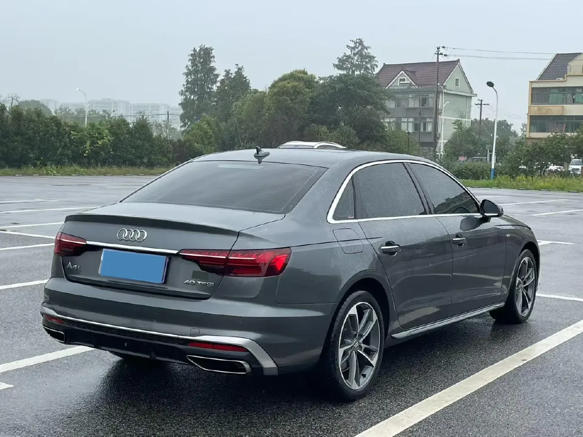 2022 Audi A4L 2.0T 190HP L4 7DCT,autocango,china used car exporter,china ev exporter,chinese used car exporter,chinese used ev exporter