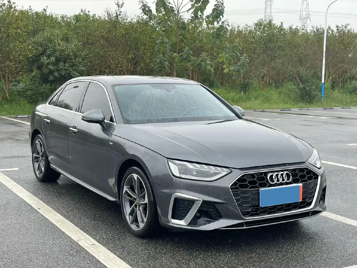 2022 Audi A4L 2.0T 190HP L4 7DCT,autocango,china used car exporter,china ev exporter,chinese used car exporter,chinese used ev exporter