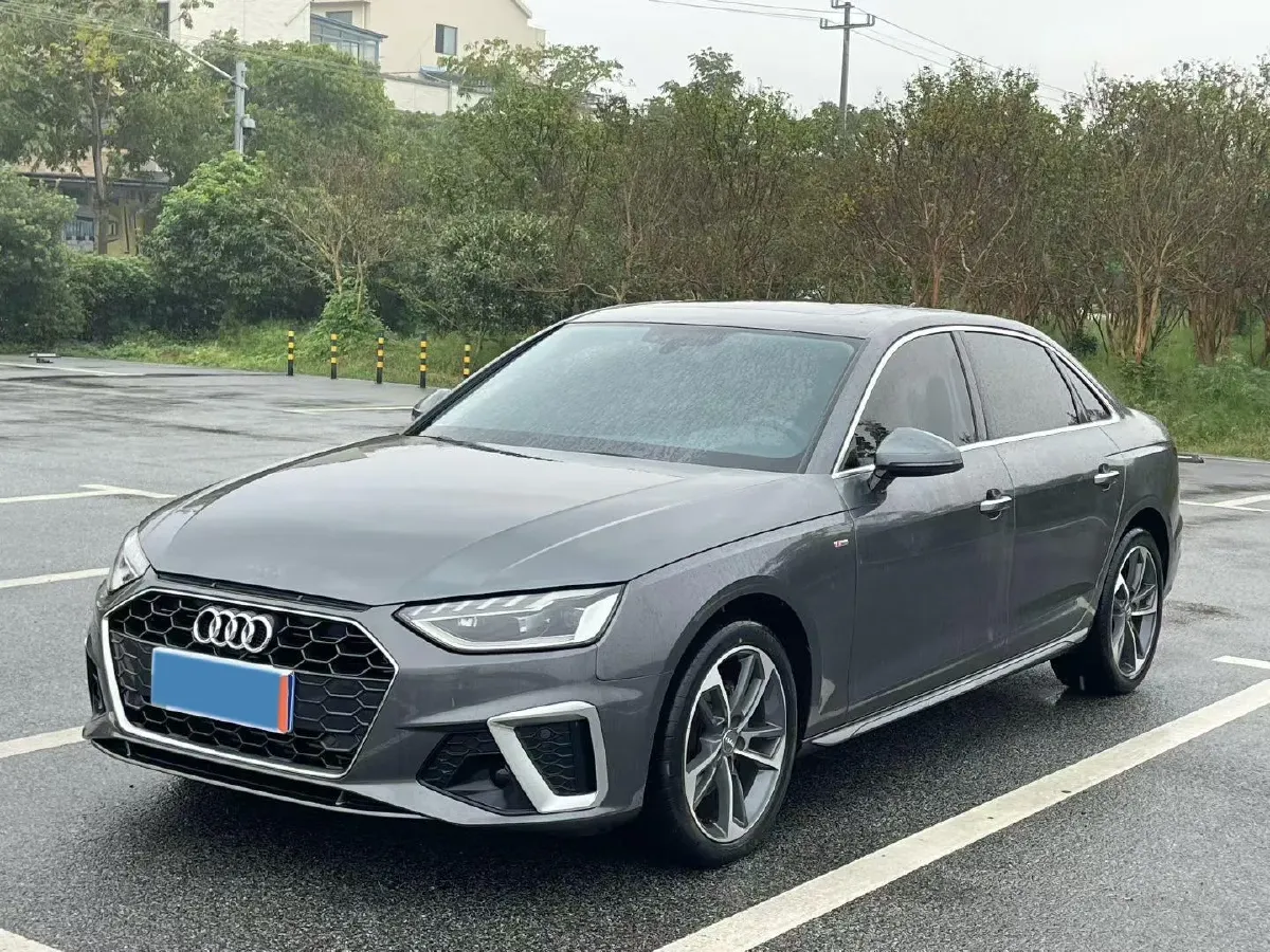 2022 Audi A4L 2.0T 190HP L4 7DCT,autocango,china used car exporter,china ev exporter,chinese used car exporter,chinese used ev exporter