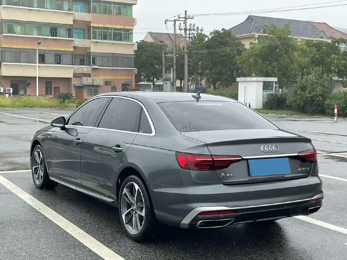 2022 Audi A4L 2.0T 190HP L4 7DCT,autocango,china used car exporter,china ev exporter,chinese used car exporter,chinese used ev exporter