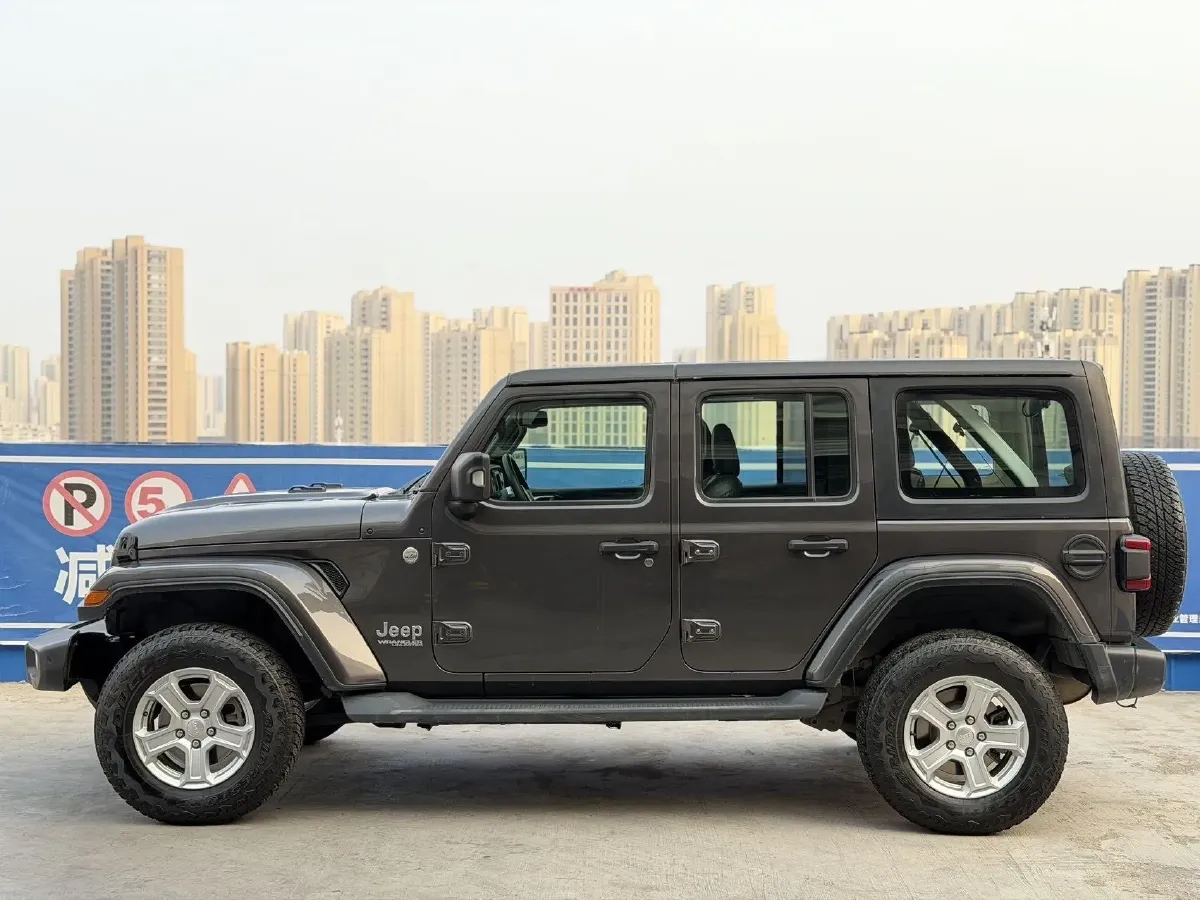 2019 Jeep Wrangler 2.0T 266HP L4 8AT,autocango,china used car exporter,china ev exporter,chinese used car exporter,chinese used ev exporter