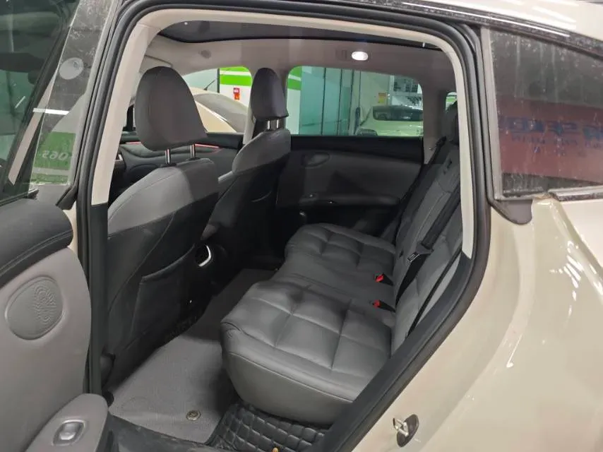 2023 IM LS6 BEV 71KWH,autocango,china used car exporter,china ev exporter,chinese used car exporter,chinese used ev exporter