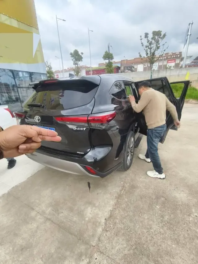 2022 Toyota Highlander 2.0T 248HP L4 8AT,autocango,china used car exporter,china ev exporter,chinese used car exporter,chinese used ev exporter