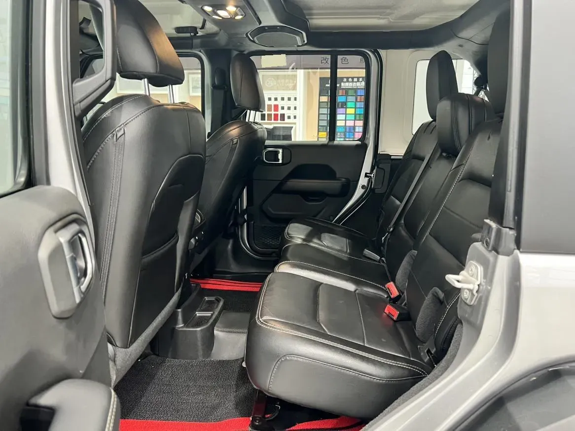 2019 Jeep Wrangler 2.0T 266HP L4 8AT,autocango,china used car exporter,china ev exporter,chinese used car exporter,chinese used ev exporter