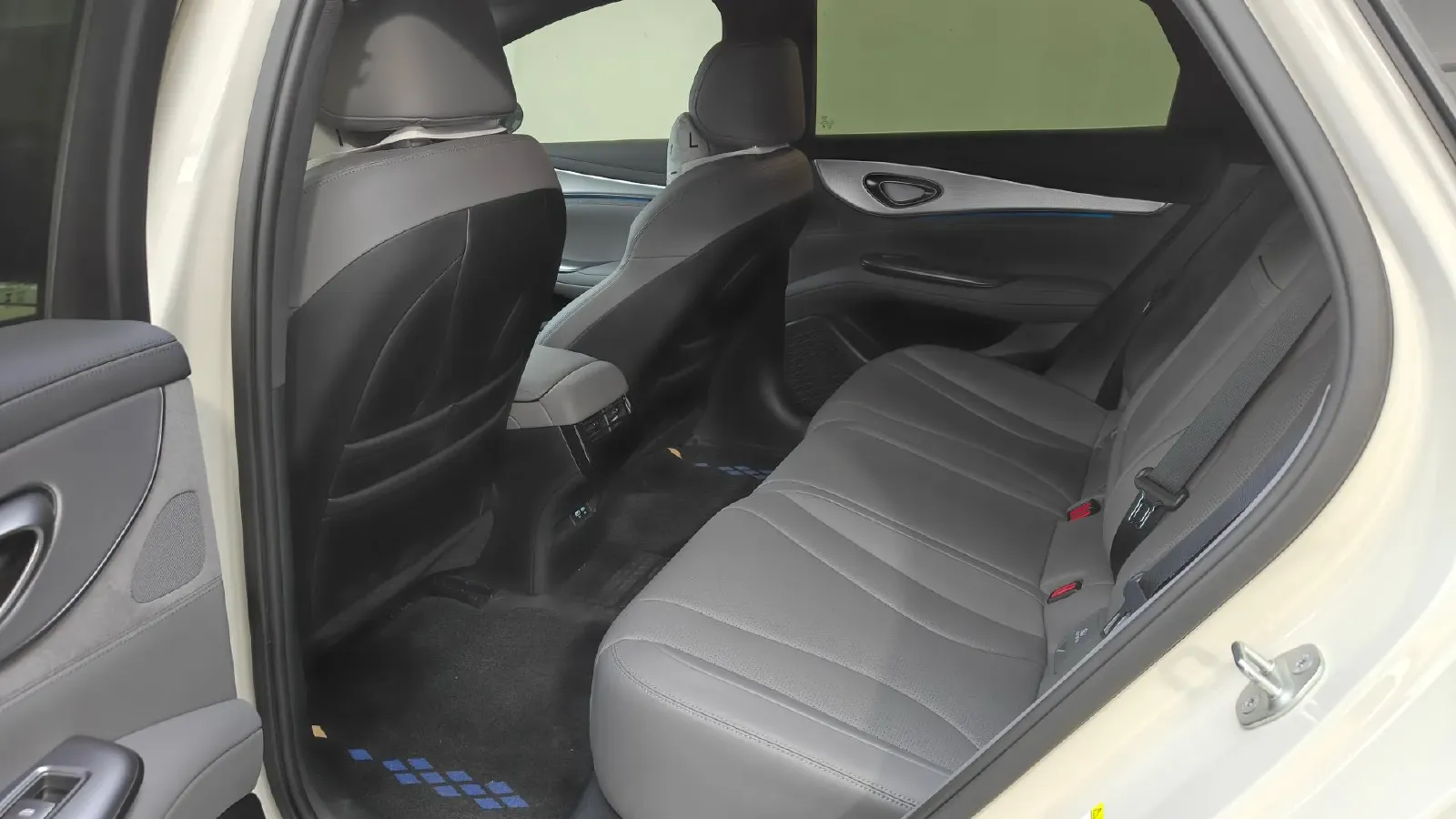 2025 BYD Seal07 DM-i 1.5L 101HP L4 E-CVT PHEV 17.6KWH,autocango,china used car exporter,china ev exporter,chinese used car exporter,chinese used ev exporter