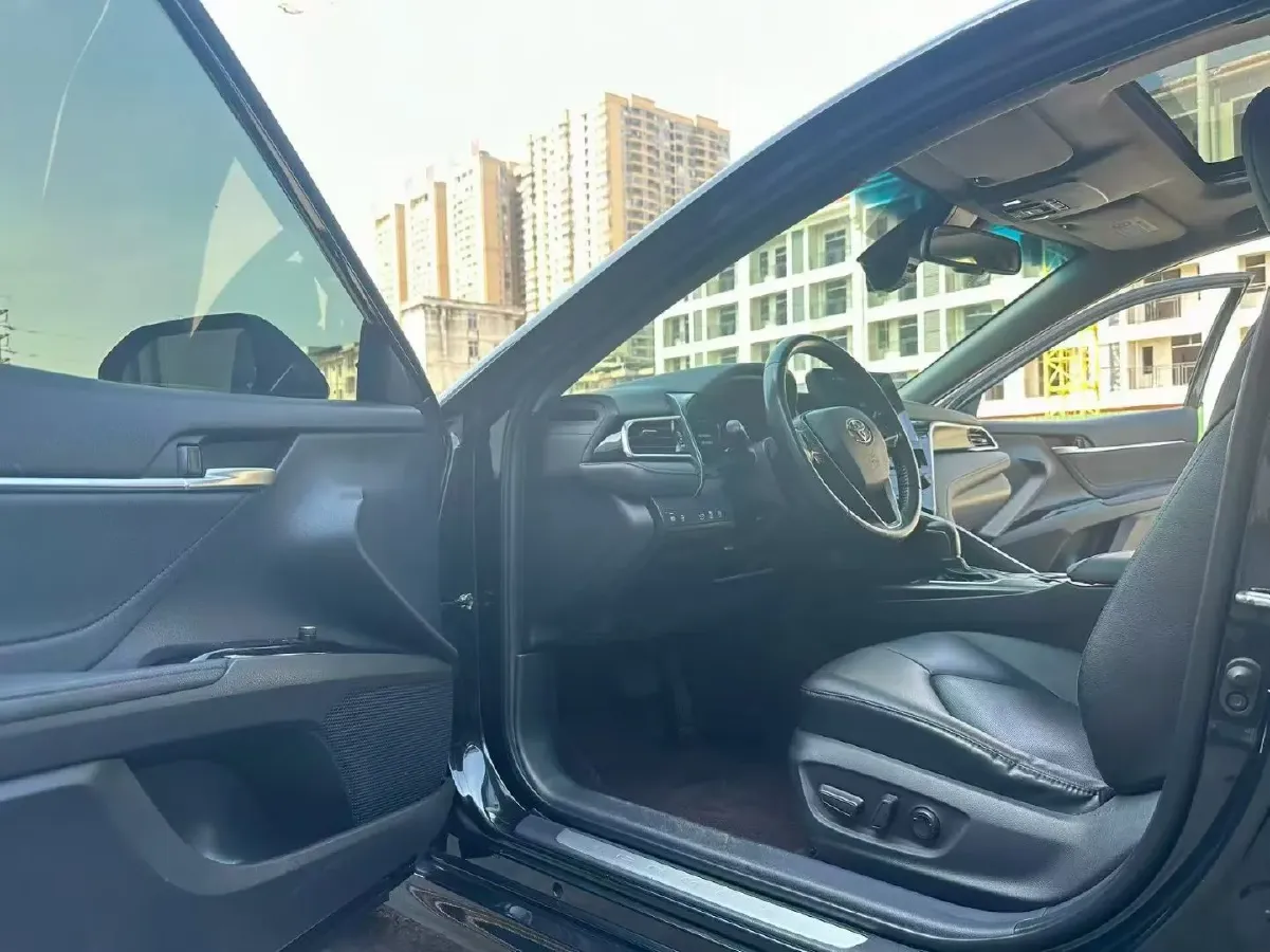 2021 Toyota Camry 2.5L 209HP L4 8AT,autocango,china used car exporter,china ev exporter,chinese used car exporter,chinese used ev exporter