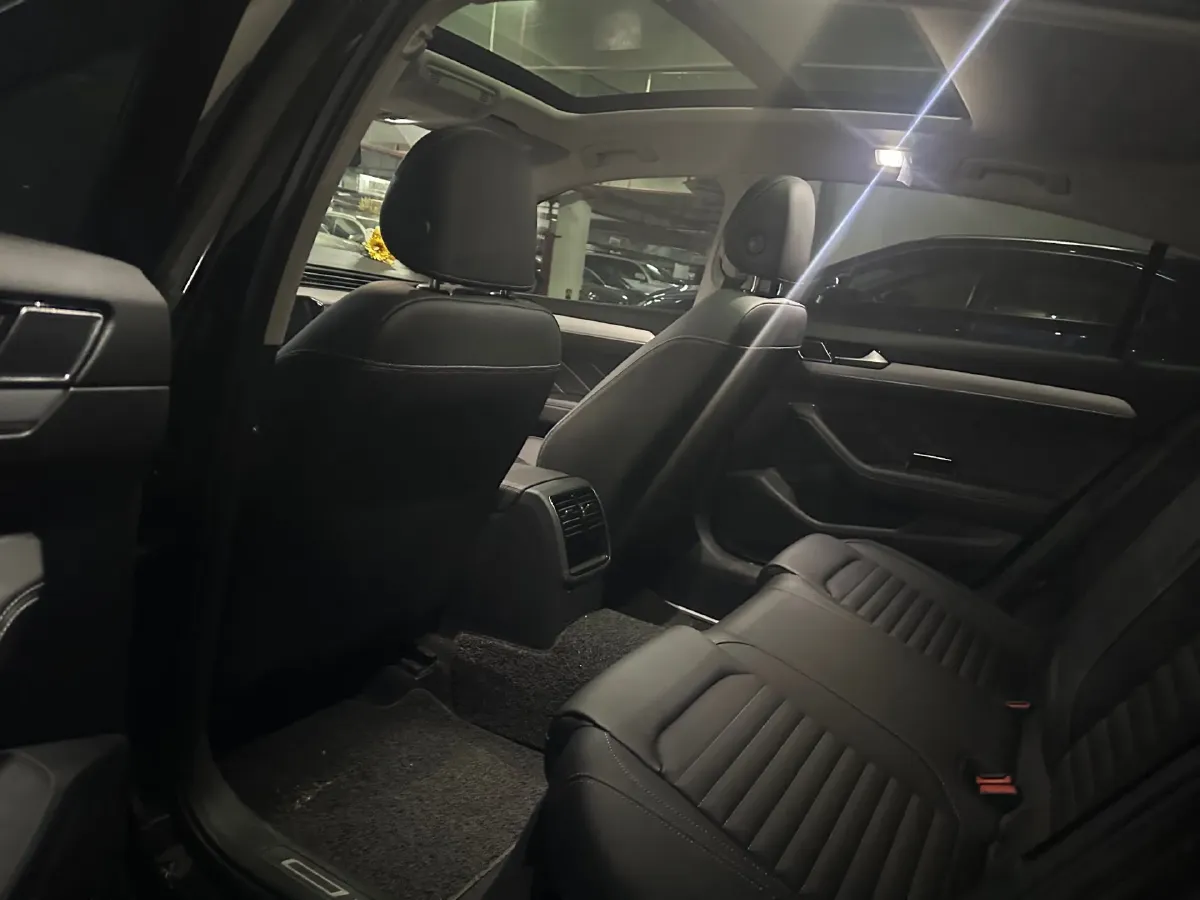 2023 Volkswagen Magotan 1.4T 150HP L4 7DCT,autocango,china used car exporter,china ev exporter,chinese used car exporter,chinese used ev exporter