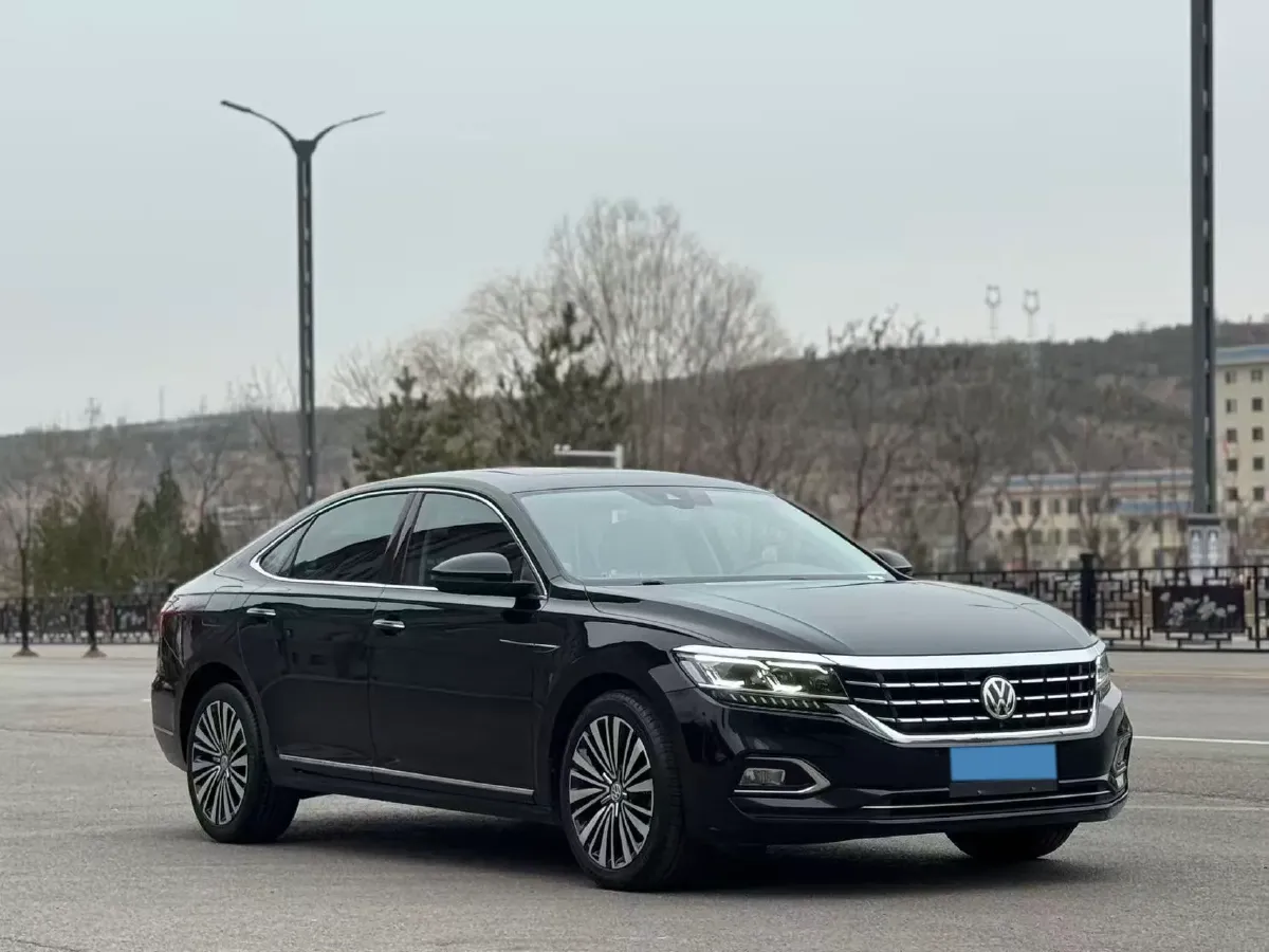 2019 Volkswagen Passat 2.0T 186HP L4 7DCT,autocango,china used car exporter,china ev exporter,chinese used car exporter,chinese used ev exporter