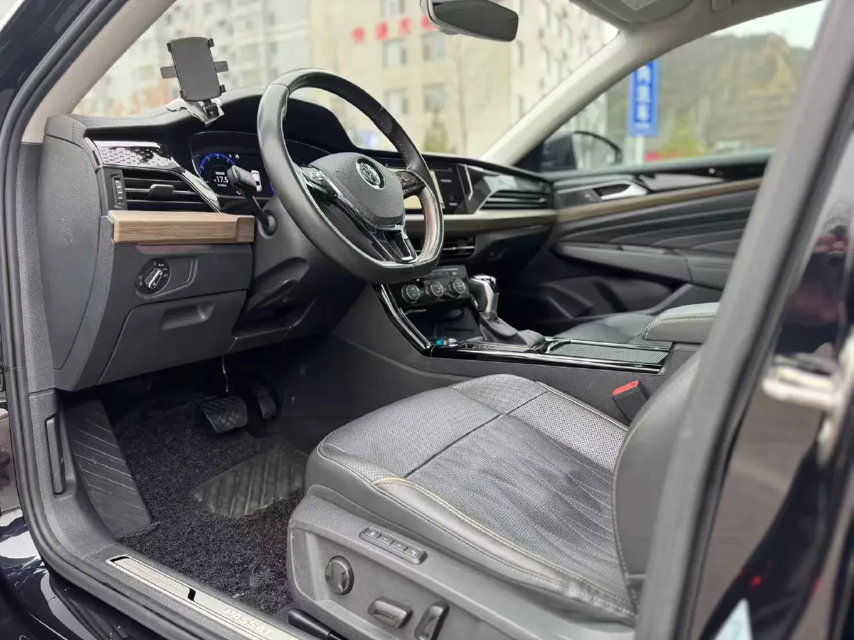 2019 Volkswagen Passat 2.0T 186HP L4 7DCT,autocango,china used car exporter,china ev exporter,chinese used car exporter,chinese used ev exporter
