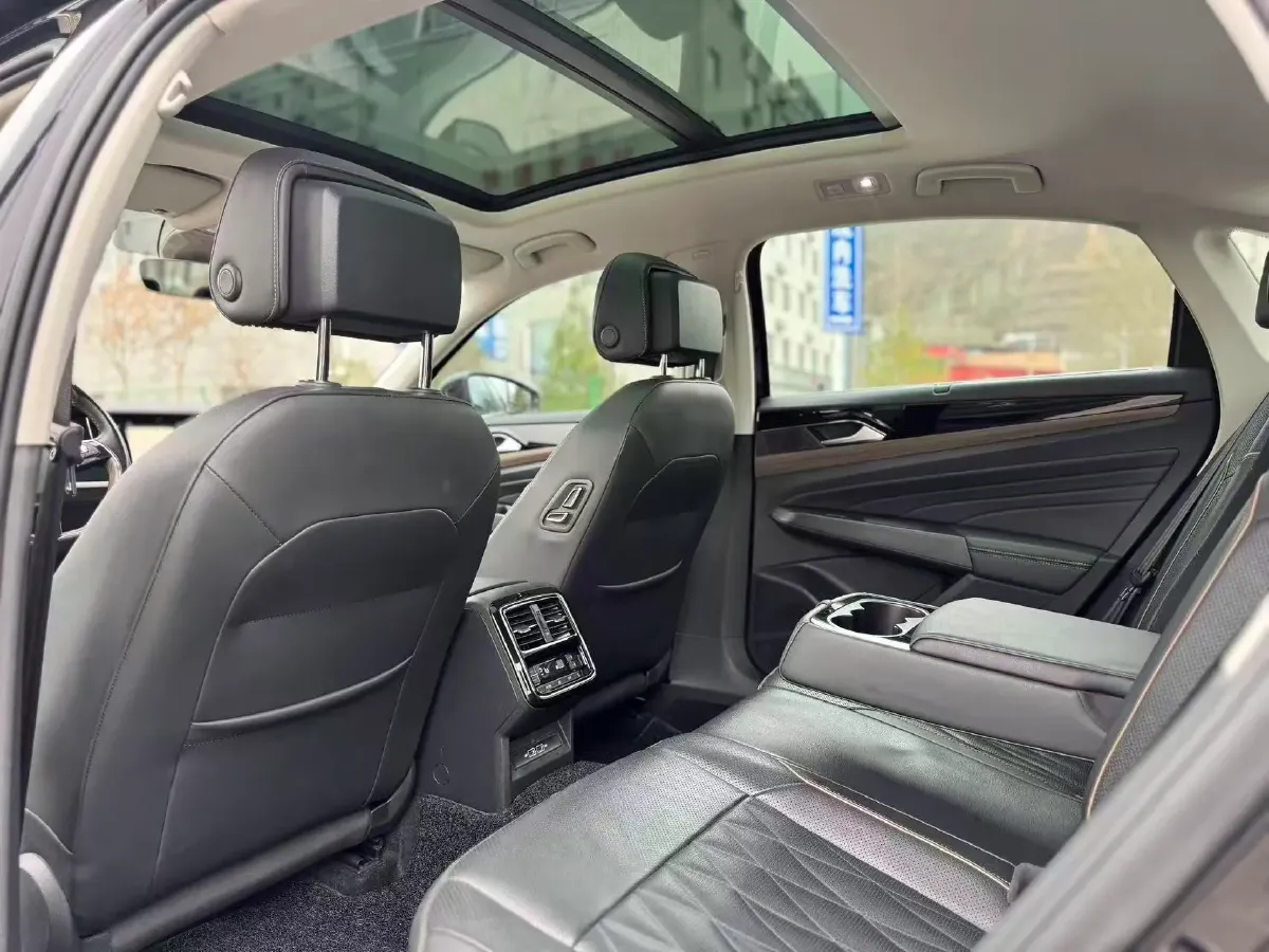 2019 Volkswagen Passat 2.0T 186HP L4 7DCT,autocango,china used car exporter,china ev exporter,chinese used car exporter,chinese used ev exporter