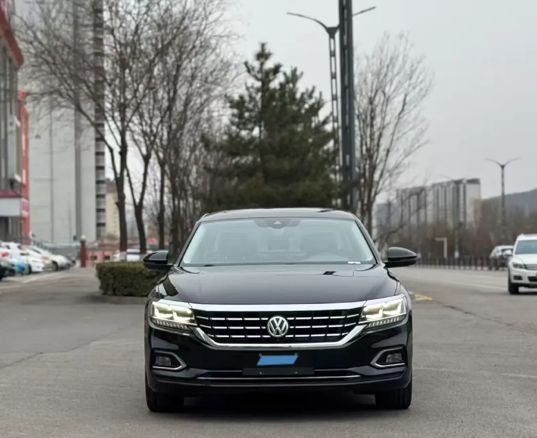 2019 Volkswagen Passat 2.0T 186HP L4 7DCT,autocango,china used car exporter,china ev exporter,chinese used car exporter,chinese used ev exporter