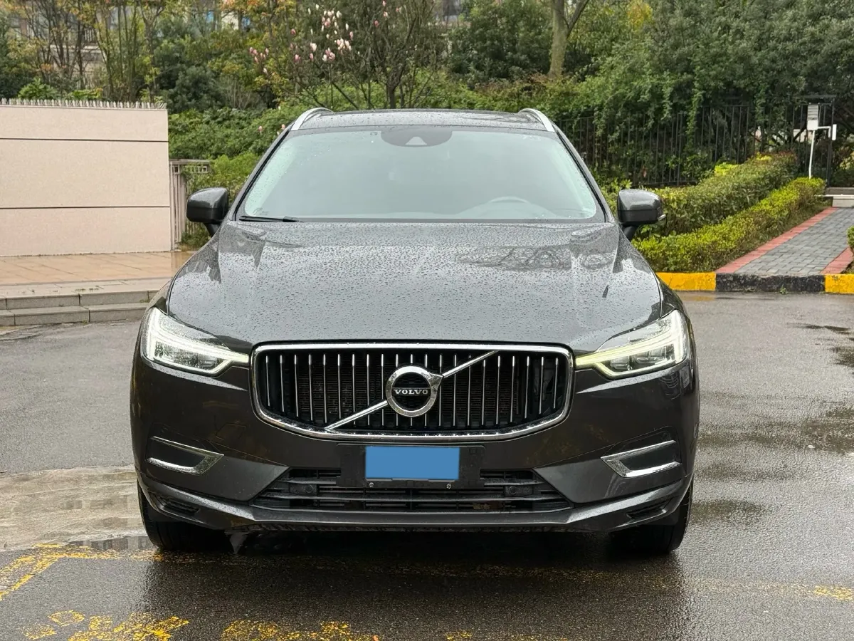 2020 Volvo XC60 2.0T 254HP L4 8AT,autocango,china used car exporter,china ev exporter,chinese used car exporter,chinese used ev exporter