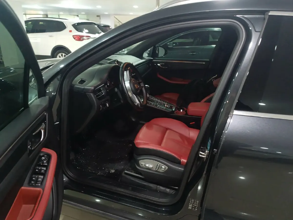 2018 Porsche Macan 2.0T 252HP L4 7DCT,autocango,china used car exporter,china ev exporter,chinese used car exporter,chinese used ev exporter