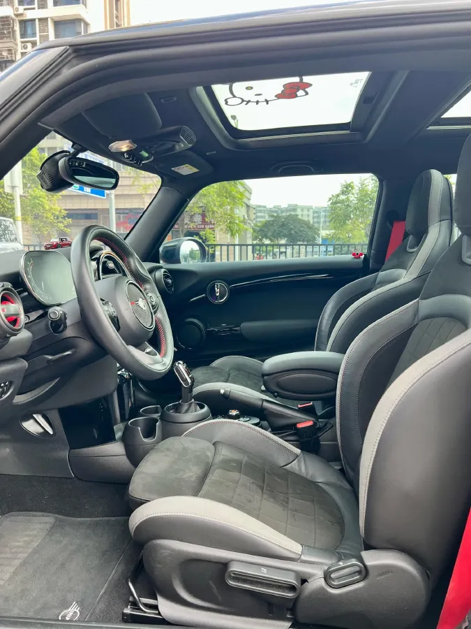 2021 MINI MINI 2.0T 192HP L4 7DCT,autocango,china used car exporter,china ev exporter,chinese used car exporter,chinese used ev exporter