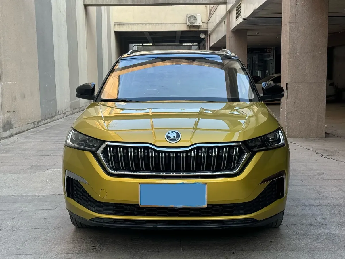 2020 Skoda Karoq 1.4T 150HP L4 7DCT,autocango,china used car exporter,china ev exporter,chinese used car exporter,chinese used ev exporter