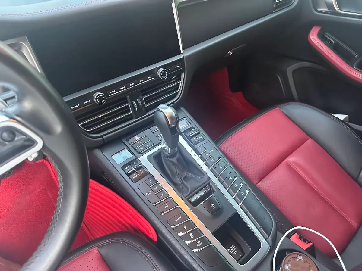 2020 Porsche Macan 2.0T 252HP L4 7DCT,autocango,china used car exporter,china ev exporter,chinese used car exporter,chinese used ev exporter