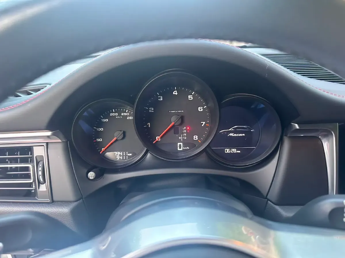 2020 Porsche Macan 2.0T 252HP L4 7DCT,autocango,china used car exporter,china ev exporter,chinese used car exporter,chinese used ev exporter