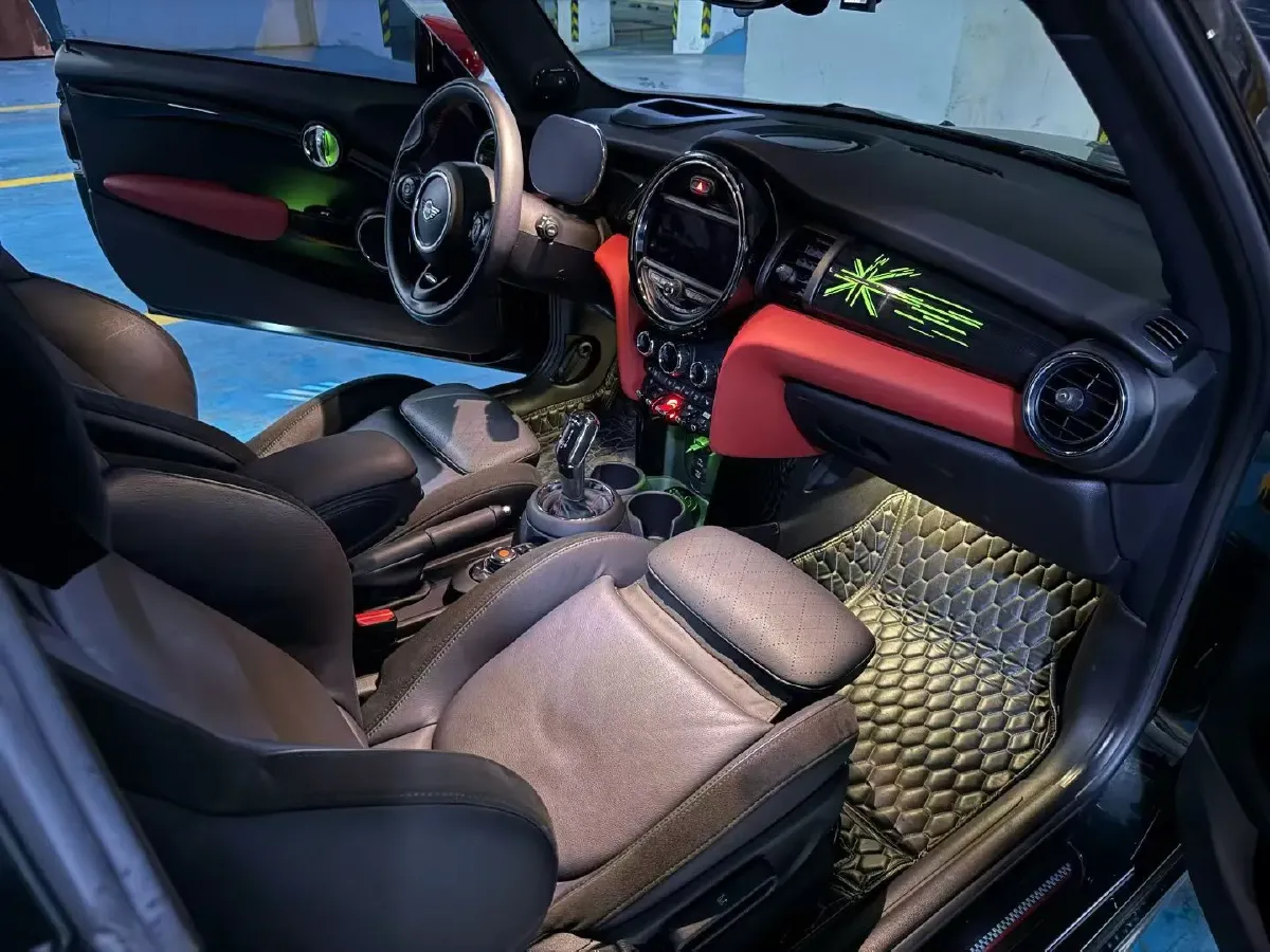 2021 MINI JCW 2.0T 231HP L4 8AT,autocango,china used car exporter,china ev exporter,chinese used car exporter,chinese used ev exporter