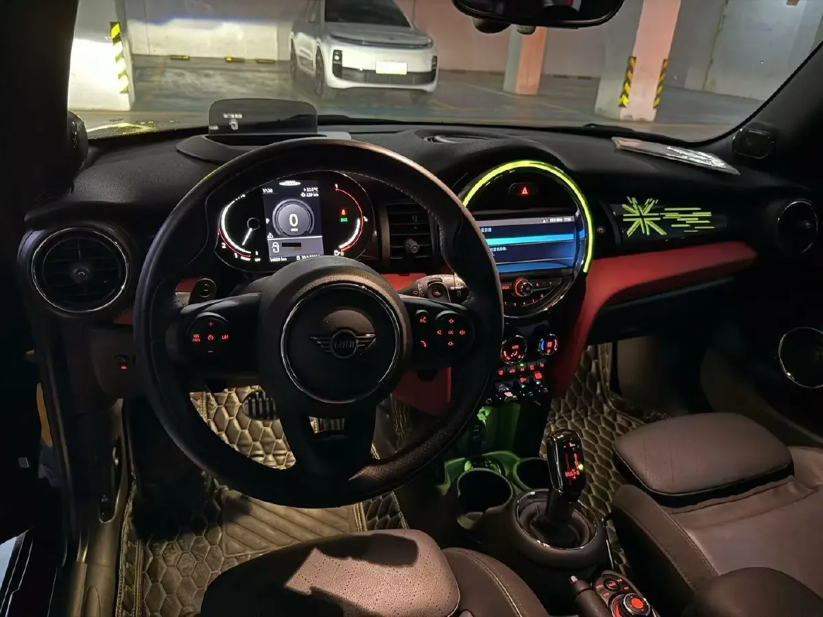 2021 MINI JCW 2.0T 231HP L4 8AT,autocango,china used car exporter,china ev exporter,chinese used car exporter,chinese used ev exporter