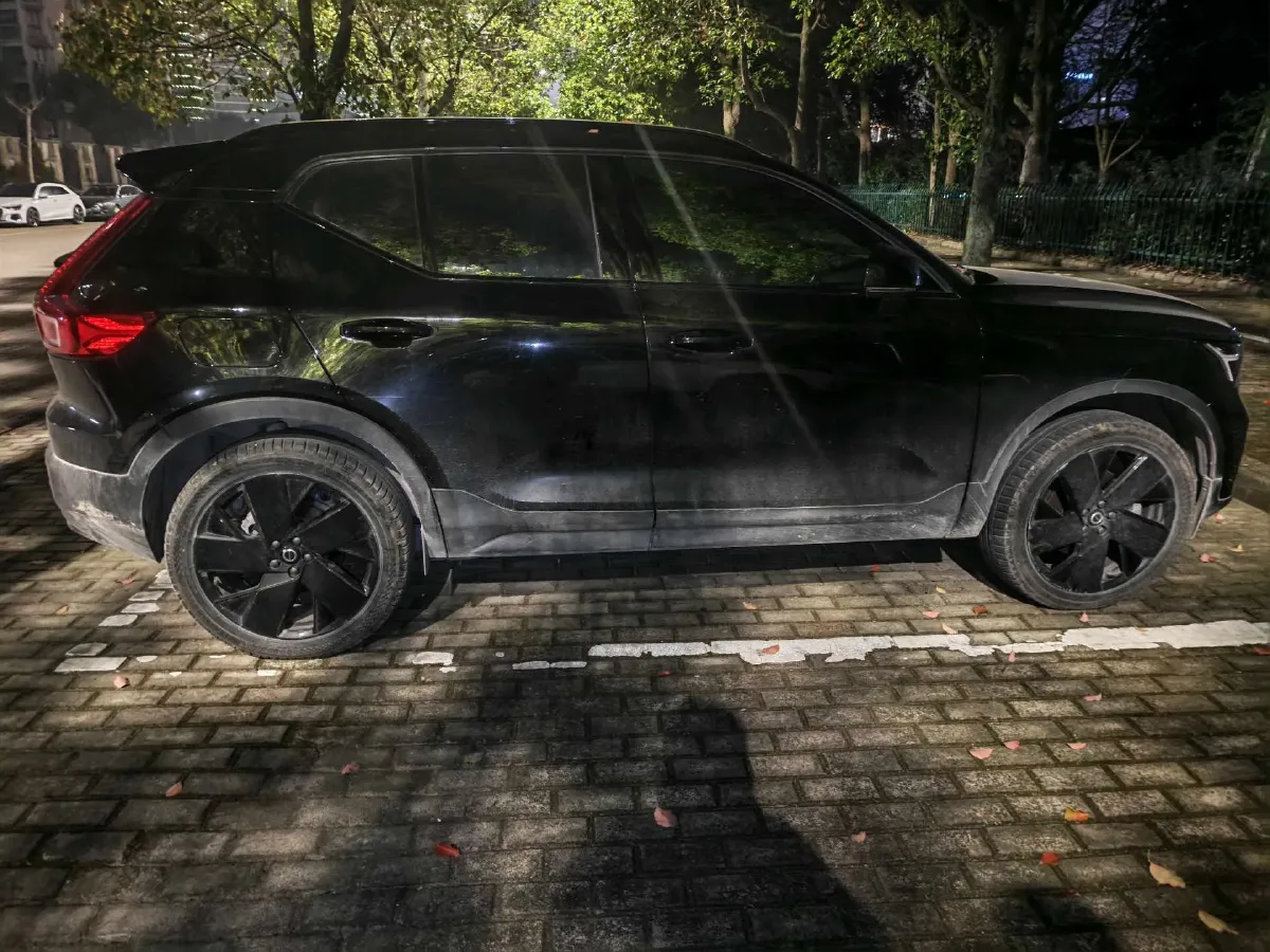 2024 Volvo XC40 2.0T 197HP L4 7DCT,autocango,china used car exporter,china ev exporter,chinese used car exporter,chinese used ev exporter