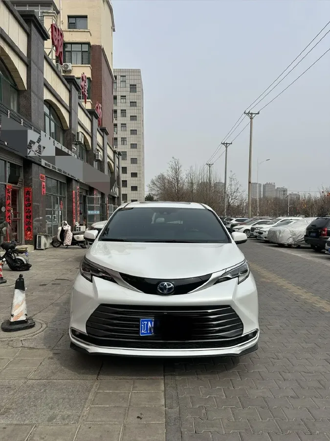 2023 Toyota Sienna 2.5L 189HP L4 E-CVT Hybrid,autocango,china used car exporter,china ev exporter,chinese used car exporter,chinese used ev exporter