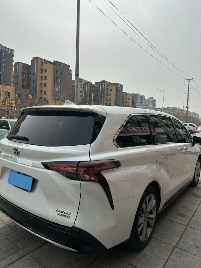 2023 Toyota Sienna 2.5L 189HP L4 E-CVT Hybrid,autocango,china used car exporter,china ev exporter,chinese used car exporter,chinese used ev exporter
