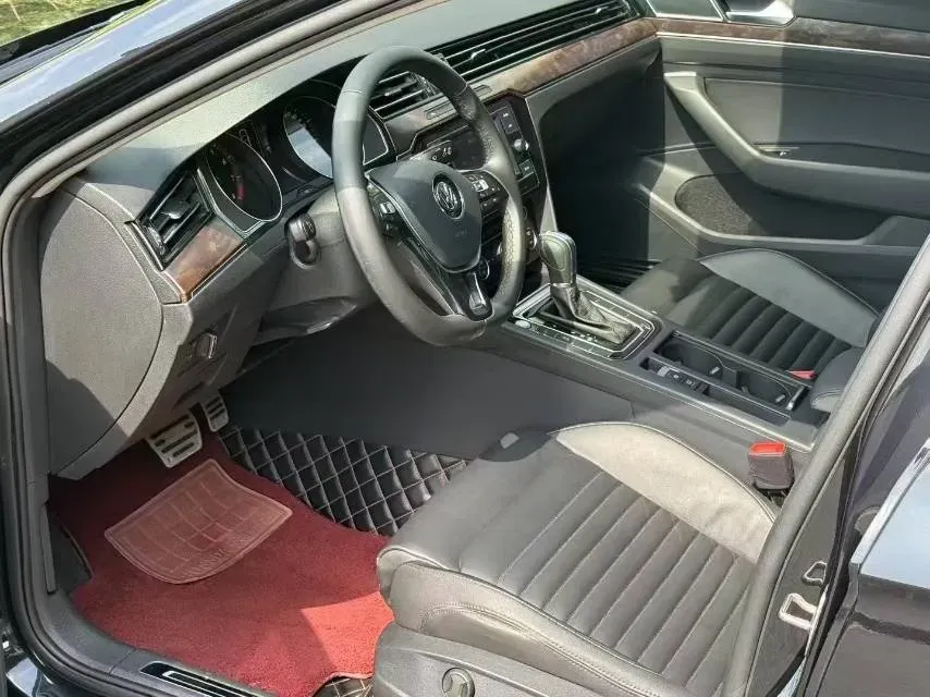 2018 Volkswagen Magotan 1.8T 180HP L4 7DCT,autocango,china used car exporter,china ev exporter,chinese used car exporter,chinese used ev exporter